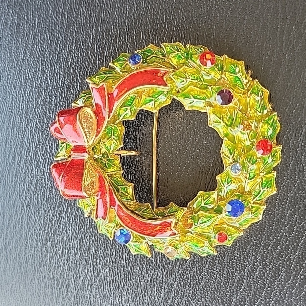 CHRISTOPHER RADKO Vintage Christmas Wreath Enamel Brooch with Rhinestones